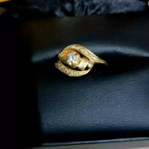 RING Women's vintage cocktail ring so unique 14k gold with diamonds